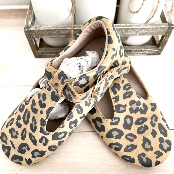 Monkey Feet Cheetah W/ Strap - Picture 3 of 4